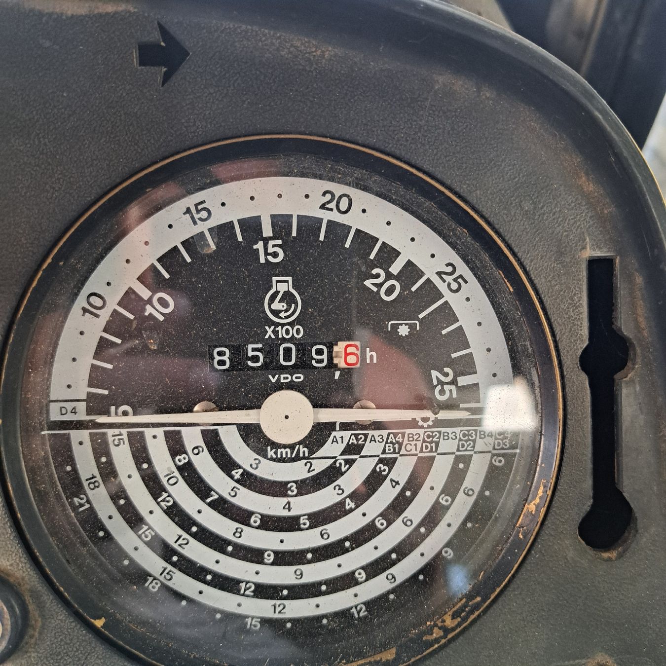 John Deere Tracteurs: John Deere 4240s  – D'occasion à Saulcy par m.w94 4