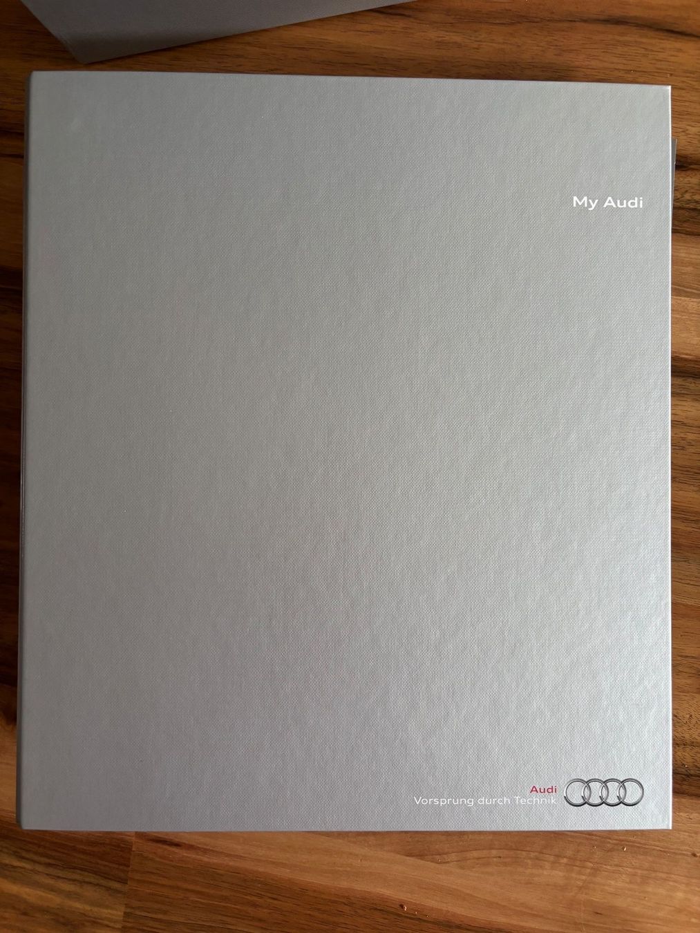Raccoglitori: My Audi Bundesordner inkl. Kartonbox – Usato da Stallikon venduto da Rsiri 3