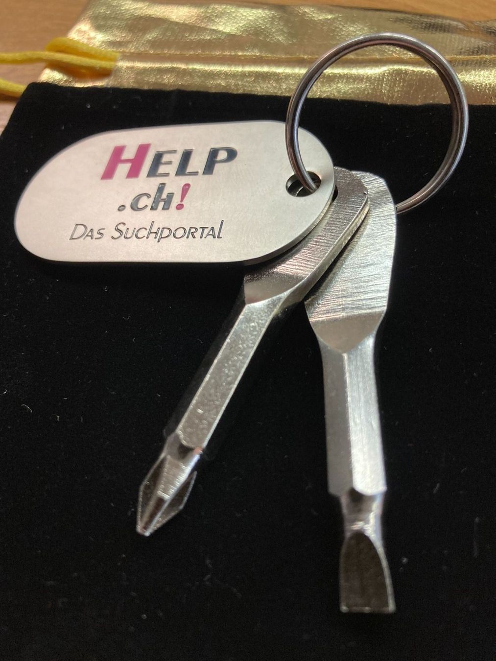 Portachiavi: Anhänger Keyfinder & Schraubenzieher – Nuovo (secondo la descrizione) da Zürich venduto da HelpMediaAGZuerich 1