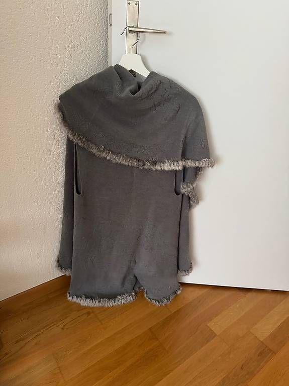 Altro in Moda donna: Cape von Leonardo – Usato da Pfäffikon SZ venduto da Melanie335 1