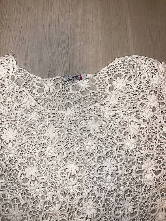 Top: Blouse en dentelle blanche 100 % coton Carnaby – Usato da Coppet venduto da diablogogo 1