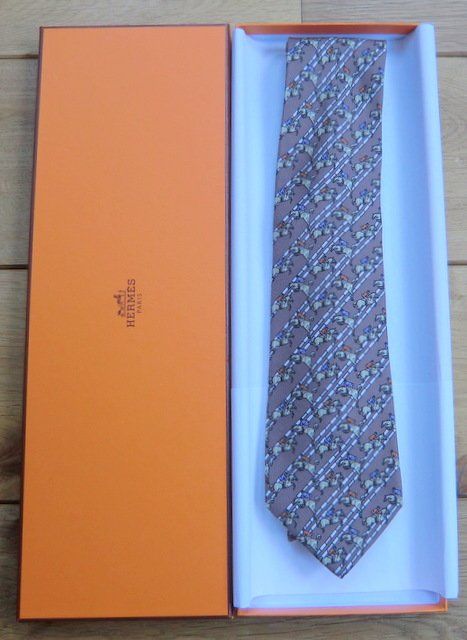 Hermès Cravatte: HERMES Cravate N0 671 OA – Usato da Zürich venduto da Libraco