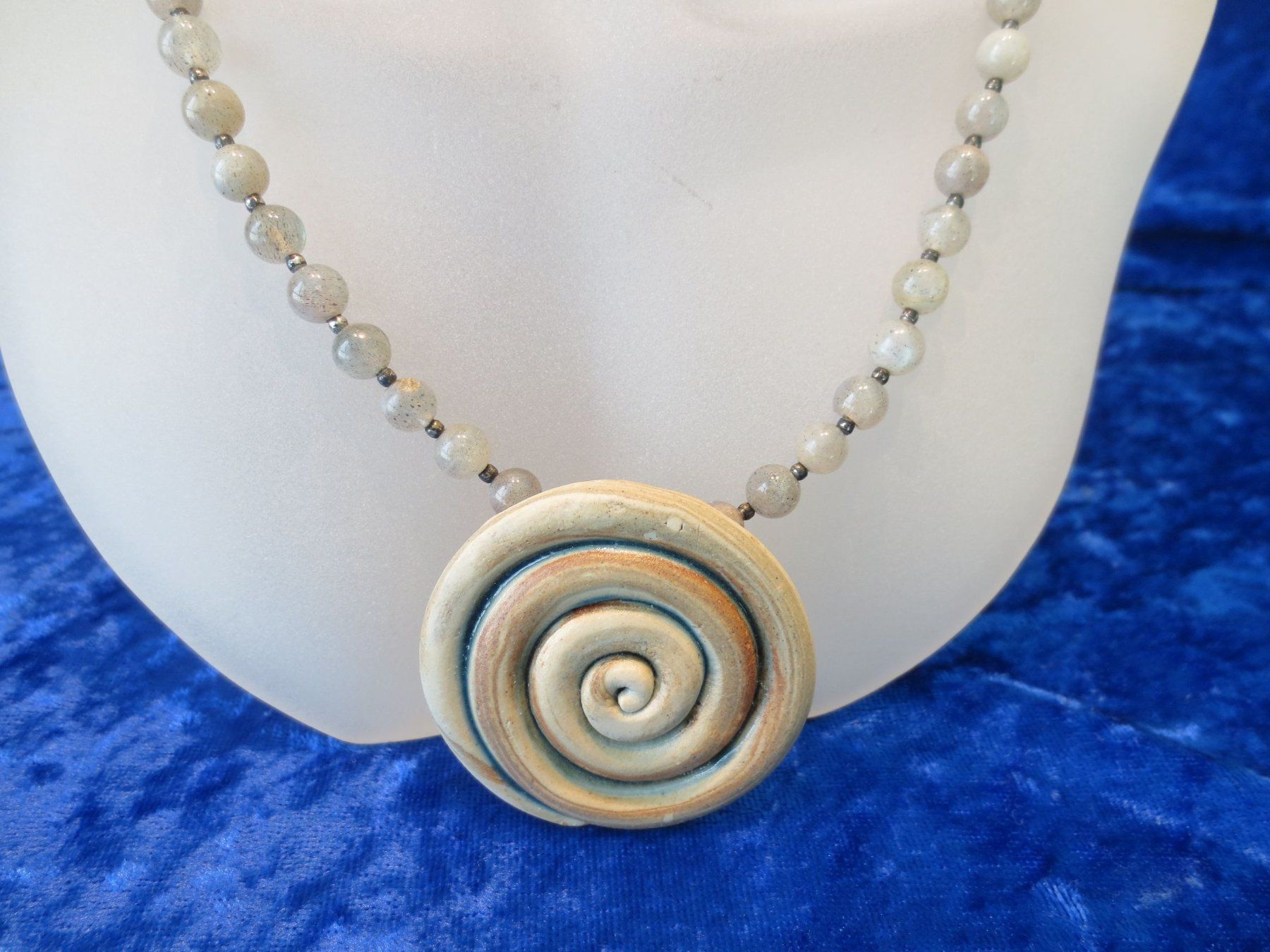 Catenine: Mondstein Edelstein Halskette mit Spirale EINZELSTÜCK! – Nuovo (secondo la descrizione) da Zollikofen venduto da tayaa13 1
