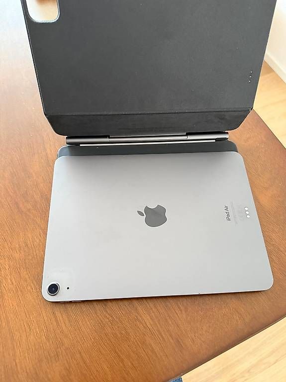 Tablettes PC: Apple iPad Air 5 Generation – Neuf avec emballage d'origine à Lachen SZ par mar_pc6x 2