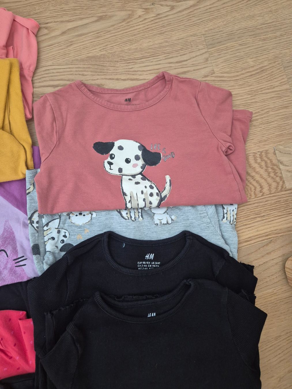 Blouses, T-shirts & Tops: 25 langarmtshirts Grösse 98/104 – D'occasion à Pfäffikon SZ par Ka6ka 4