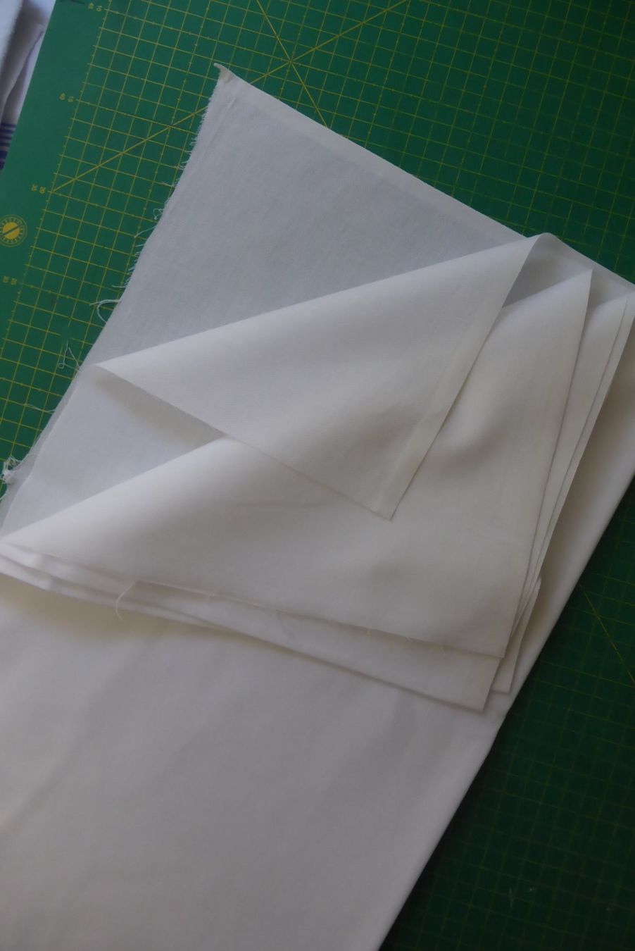 Tessuti: Feiner Baumwollstoff weiss - leicht elastisch - 53 x 93 cm – Usato da Brunnadern venduto da pinkfaden