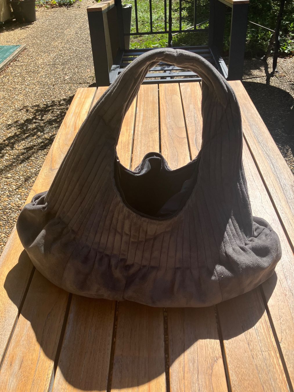Borse da donna: Sac à main gris – Usato da Chavannes-des-Bois venduto da mai_pfq6