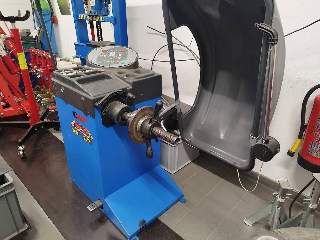 Tutte le macchine: Profi Radauswuchtmaschine – Usato da Brislach venduto da SAAB_11