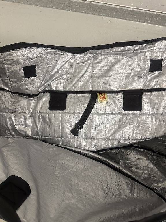 Reisekoffer: Burton Gigbag mit Rollen – Gebraucht aus Dübendorf von lilasonderbar 3