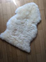 Neuwertiges Schaffell Lammfell weiss flauschig
