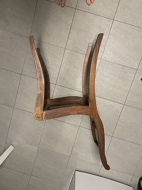 Chaises: Stuhl antik  – Défectueux à Adliswil par michelle999 1