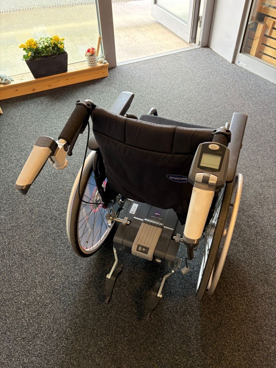 Sedie a rotelle: Rollstuhl inklusive motor – Nuovo (secondo la descrizione) da Konolfingen venduto da Hereselfe 1