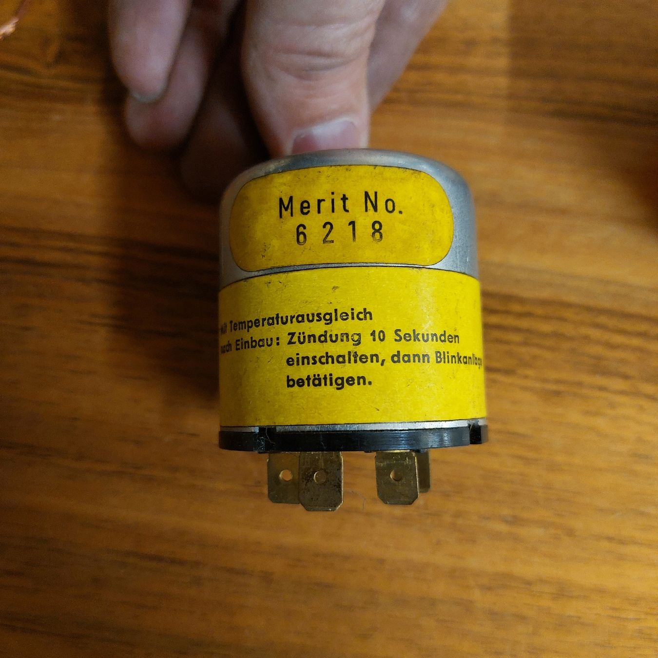 Tutti pezzi di ricambio auto: Merit Blinkgeber am Mercedes Oldtimer – Usato da Hermetschwil-Staff venduto da SCHRAUBSTARK