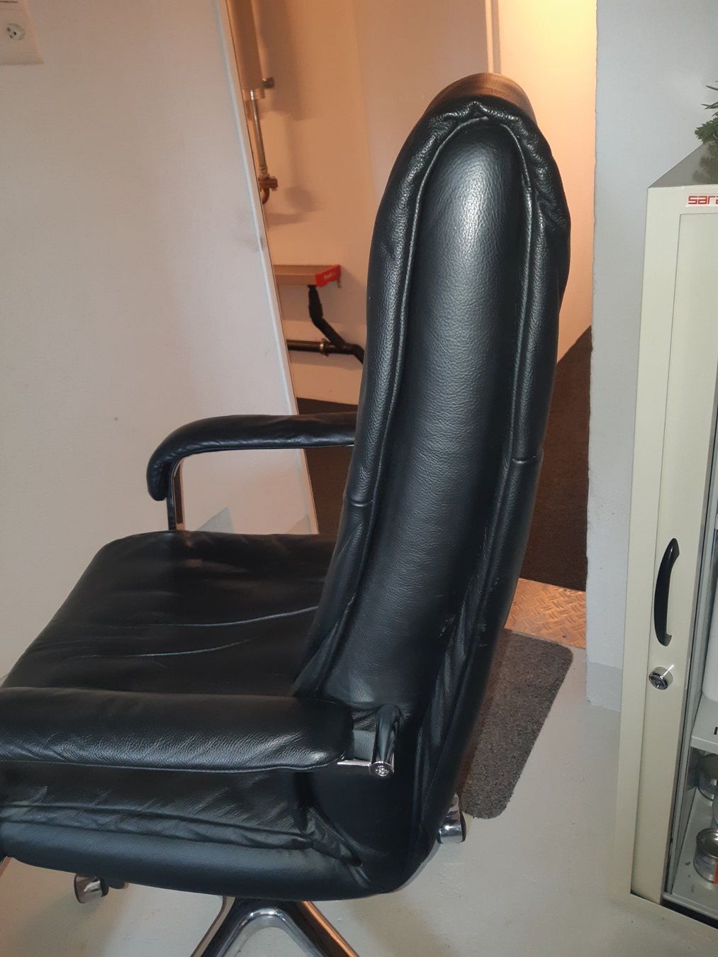 Sitag Poltrone: Büro-Chefsessel SITAG Leder – Usato da Volketswil venduto da Pitasch 8