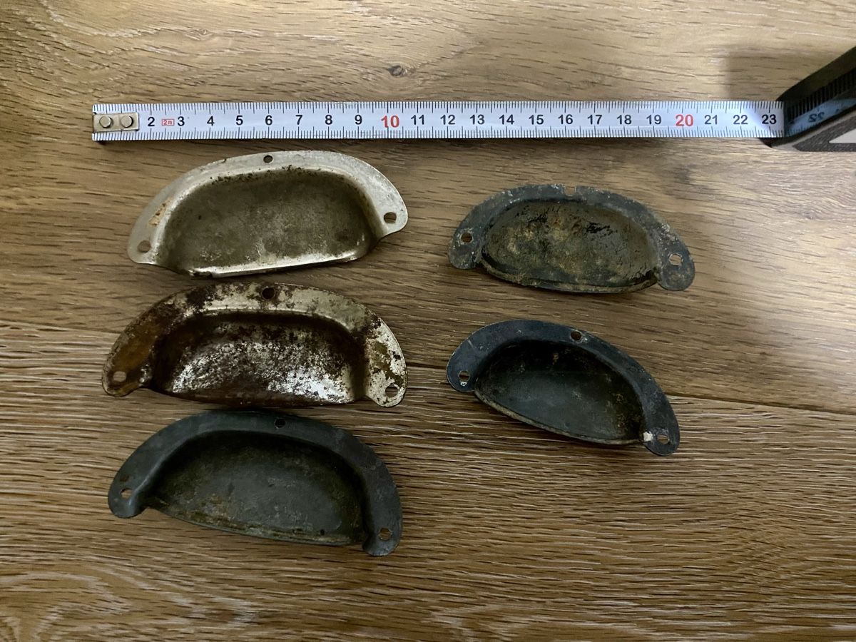 Ferramenta: 5x Antike Möbelgriffe Muschelgriffe Schubladengriffe – Usato da Castasegna venduto da duck007 1