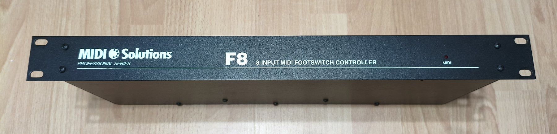 Strumenti musicali: Midi Solutions F8 8-input midi footswitch controller – Usato da Cheyres venduto da Alex60