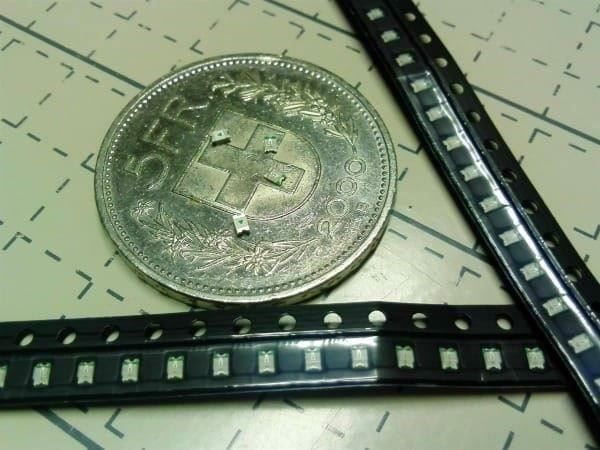 Componenti elettronici: LED SMD 0805, orange 100 Stk – Nuovo (secondo la descrizione) da Luzern venduto da Salefactory 1
