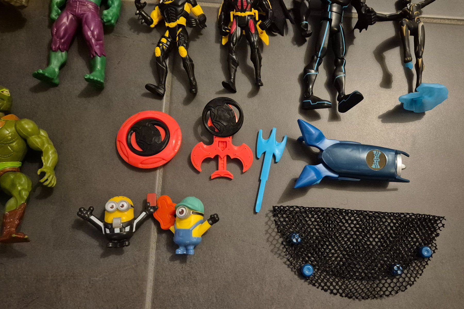 Giocattoli: 16 figurines, Marvel, Comics, Maître de l'univers, etc – Usato da Daillens venduto da zaporogue 7