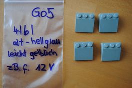 Legoteile:- 4 althellgraue Slopes 3x3 4161   /G05