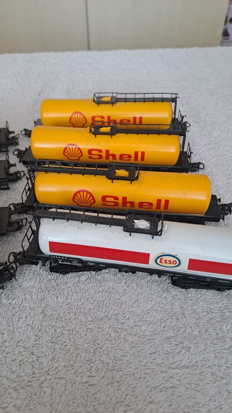 Märklin Modelleisenbahnen: Märklin 8 Tankwagen H0 WS/04 – Gebraucht aus Winterthur von Riebeli333 2