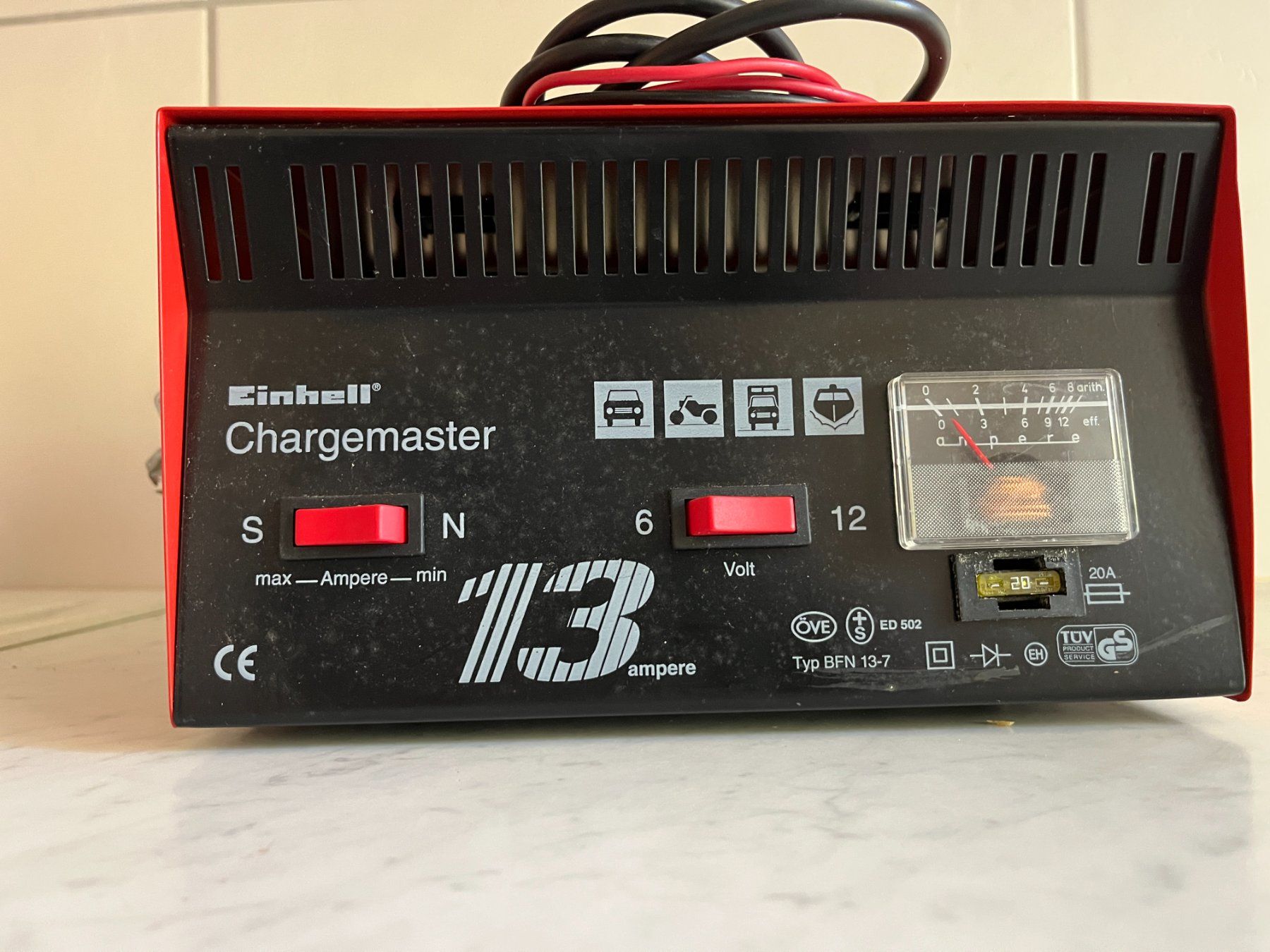 Akkus & Batterien: Batterie-Ladegerät Einhell – Gebraucht aus Basel von Paul6548