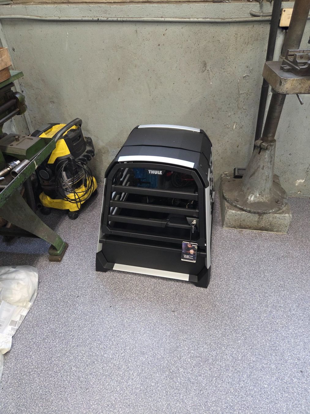 Käfige, Transport & Sicherheit: Thule Hundebox – Neu (gemäss Beschreibung) aus Rorschach von ZweiradMeierGmbH