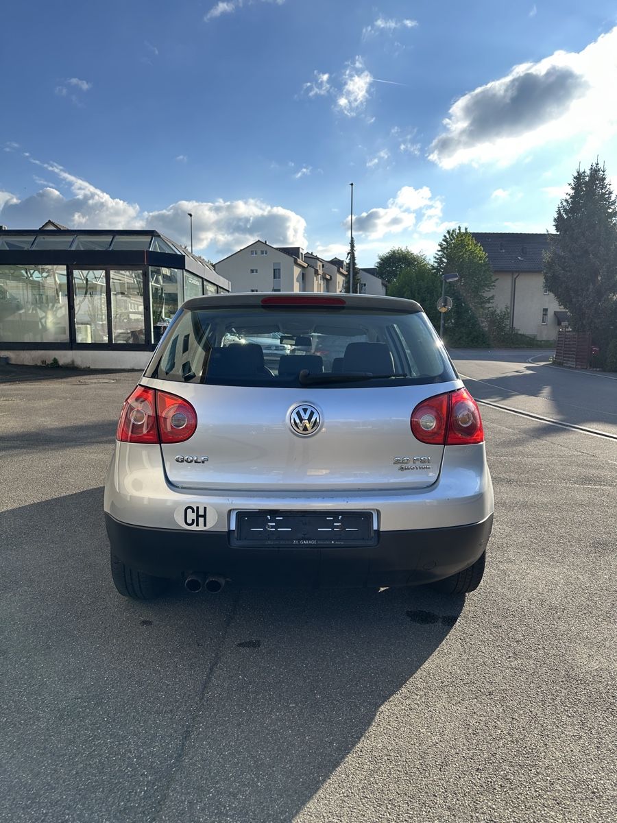 VW Automobili: VW Golf V 2.0 Frisch ab MFK – Difettoso da Zürich venduto da Motara. 3