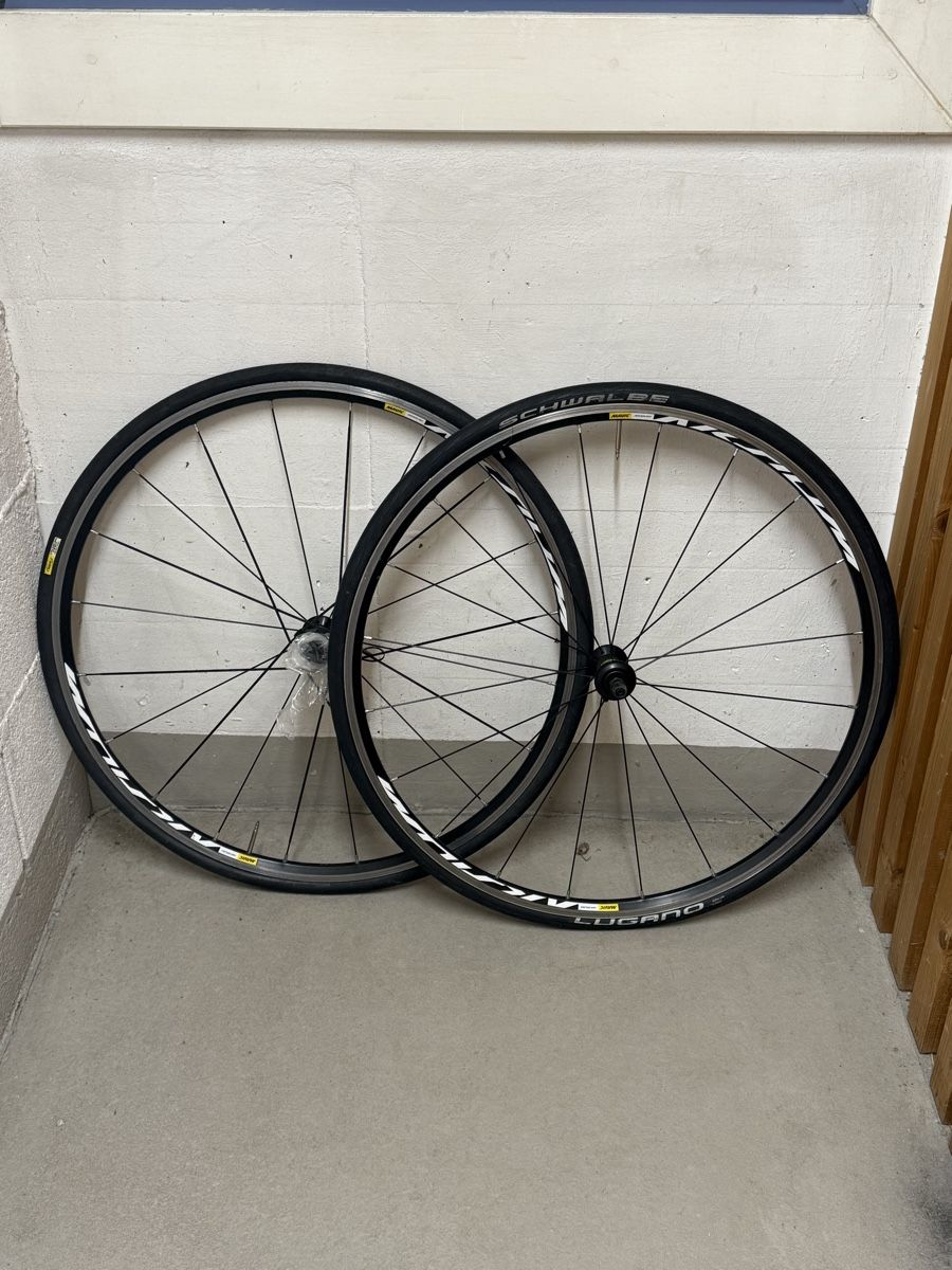 Pneumatici & Ruote complete: Paire de roues Mavic SANS cassettes  – Usato da Gland venduto da taf_20