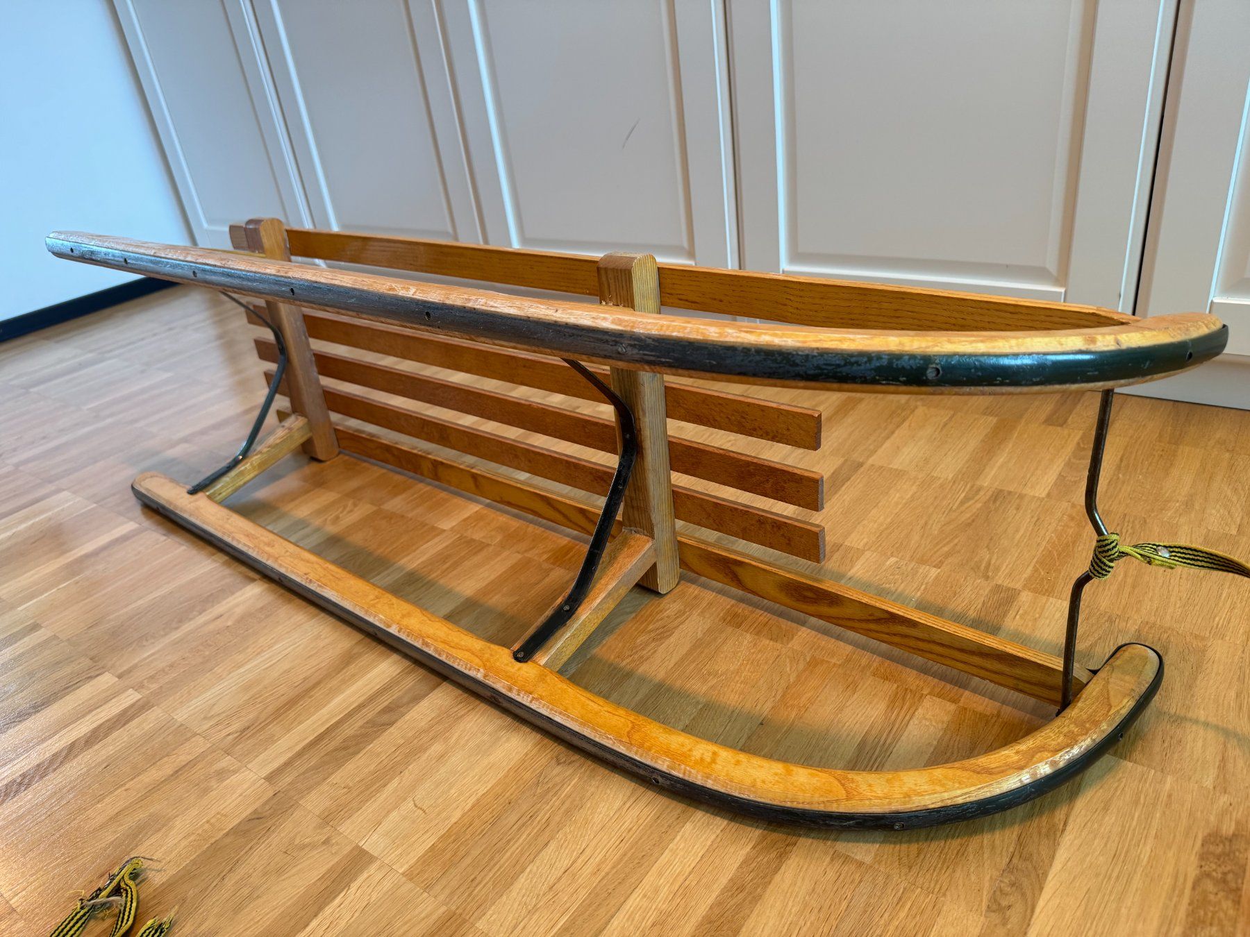 Luge: Alter Holzschlitten mit Zugseil – D'occasion à Zürich par muxamsonntag 2