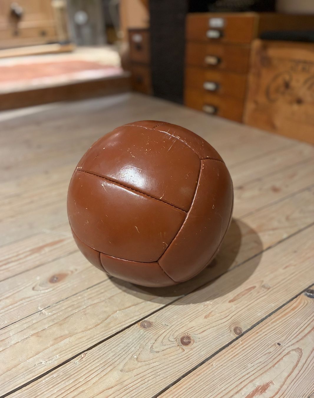 Bälle: Alter Lederball – Gebraucht aus Steffisburg von Reitschel5 3