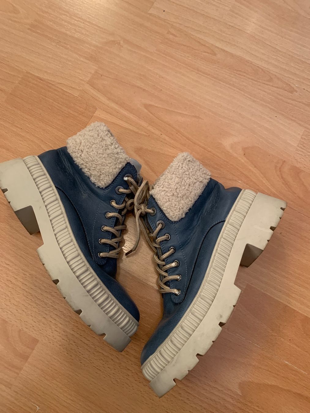 Cooper Scarpe da donna: Chaussures montantes Lee Cooper p. 38 – Usato da MEYRIN venduto da Gwendo10