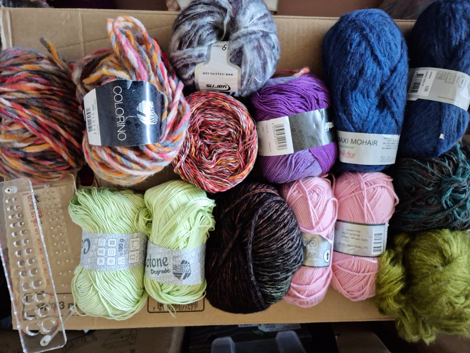 Lana: Destockage pelotes laine – Nuovo (secondo la descrizione) da Bulle venduto da nora169