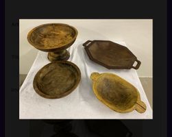 Ensemble de plats africains en bois sculptés