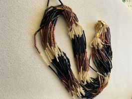 Gablonzer Kette Perlen mehrreihig schwarz beige kupferfarben