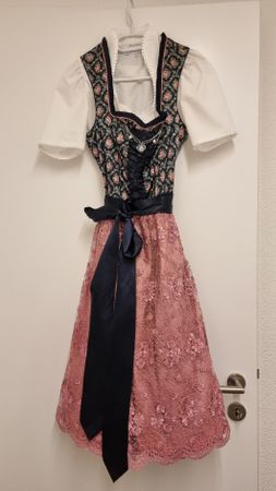 Dirndl mit Bluse, Schürze und Petticoat, Grösse 38