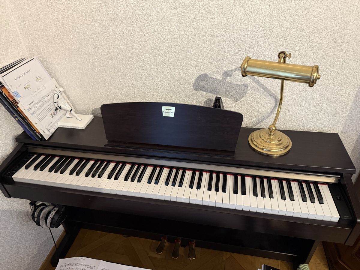 Yamaha Musikinstrumente: Piano électrique Yamaha CLP 320 – Gebraucht aus Chambésy von devito6