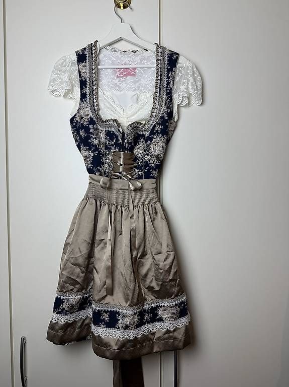 Robes: Krüger dirndl – D'occasion à Reigoldswil par schweizer311