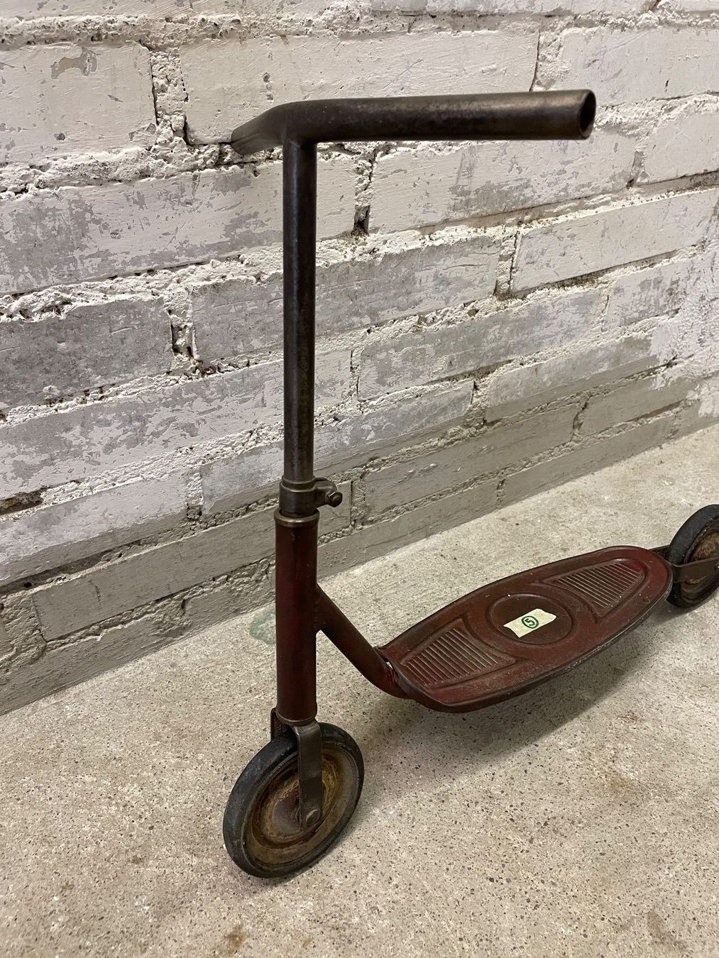 Fahrzeuge für Kinder: altes Trottinett aus Metall – Gebraucht aus Neunkirch von autoscooter57 2