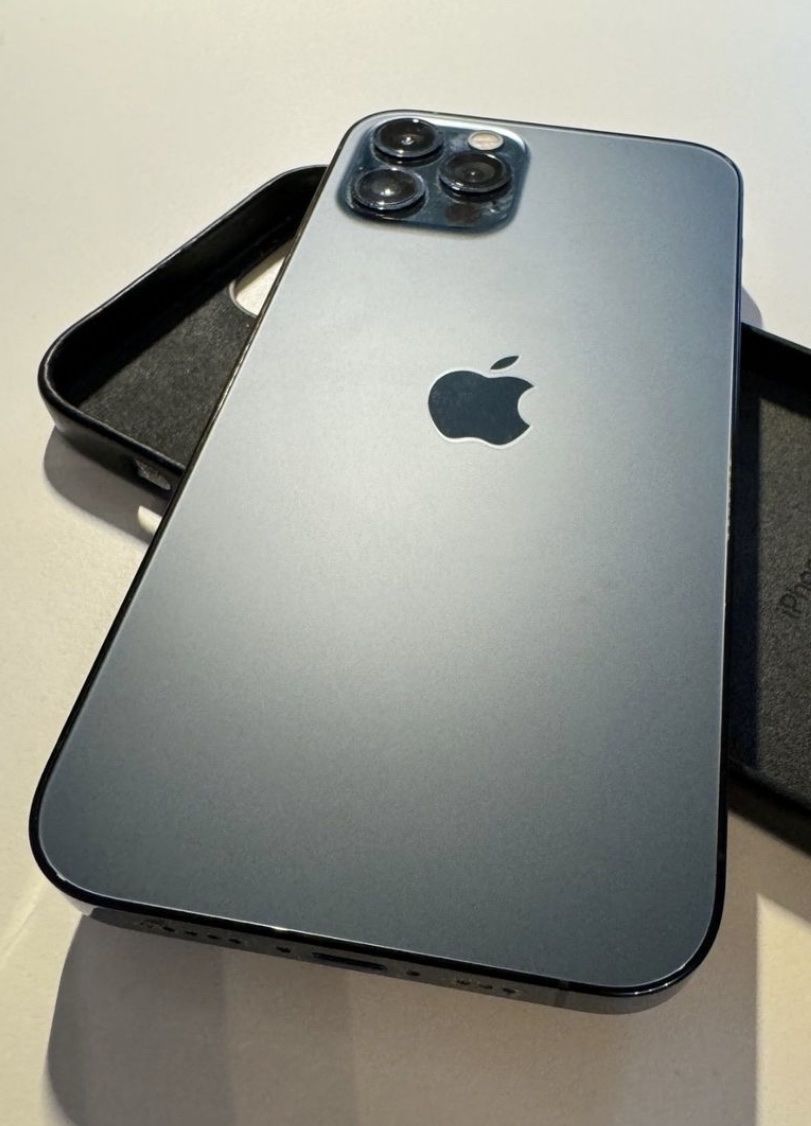 Apple Telefoni cellulari / Smartphones: iPhone 12 Pro, 256GB – Usato da Urdorf venduto da Tina_a
