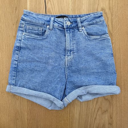 Jeans Shorts Damen Grösse 36 guter Zustand