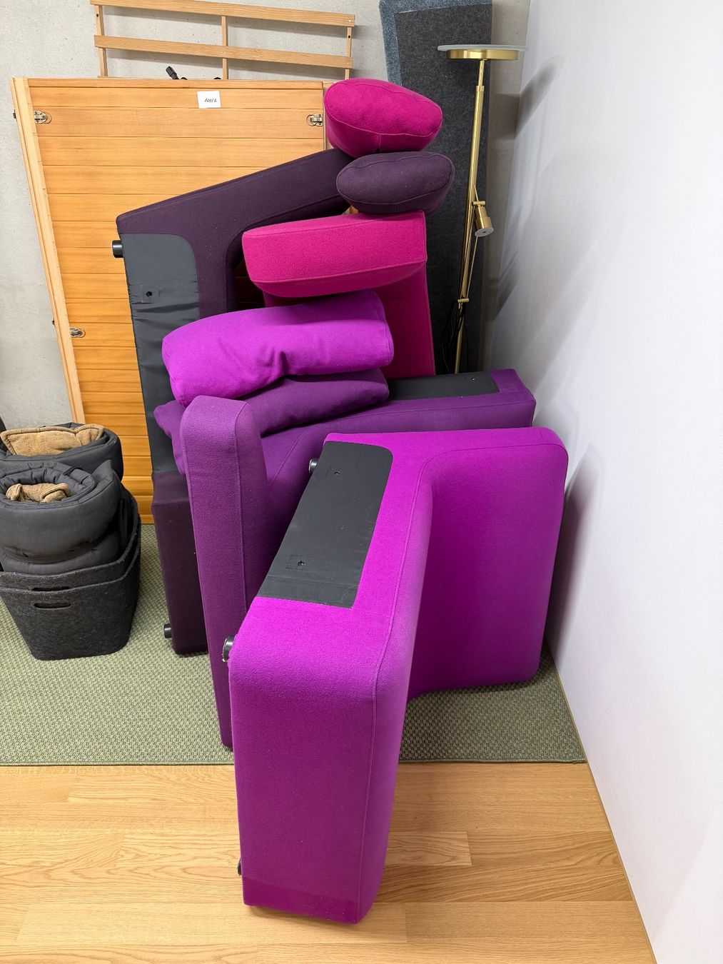 Ligne Roset Sofas: Ligne Roset Confluence Sofa – D'occasion à Ins par Sycor 5