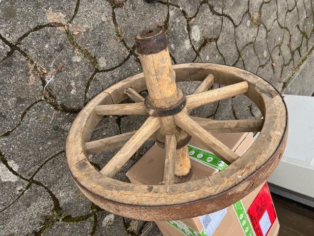 Pneumatici & Ruote complete: Antikes Holzrad Durchmesser ca. 60 cm – Usato da Altbüron venduto da Februar26 1
