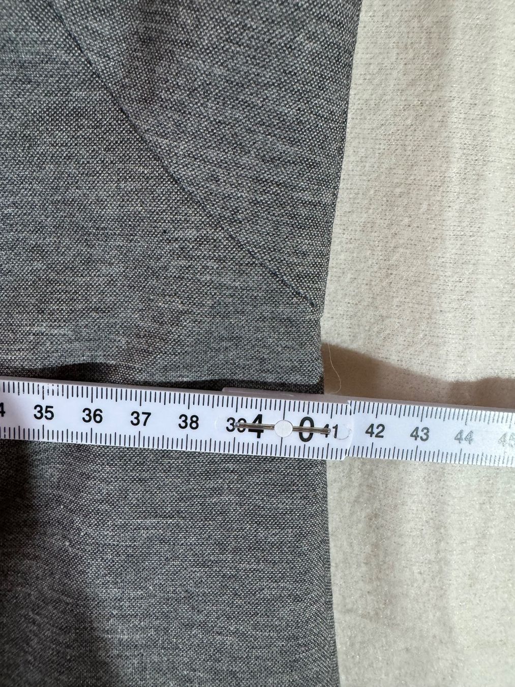 Vestiti: Graues Etuikleid Gr. M – Usato da Grosswangen venduto da second_hand_dress 3