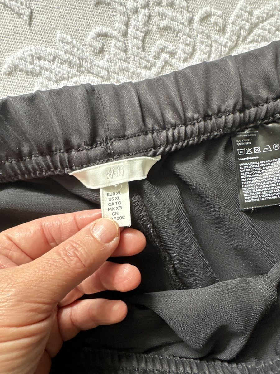 Hosen: 2 par Hose von H&M Gr XL – Gebraucht aus Volketswil von Sina008 3