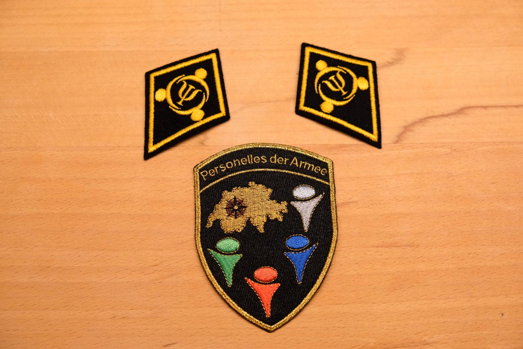 Schweizer Armee Placchette & Badge: PPD Abzeichen Batch - Personelles der Armee – Nuovo (secondo la descrizione) da Madiswil venduto da Stratosteve