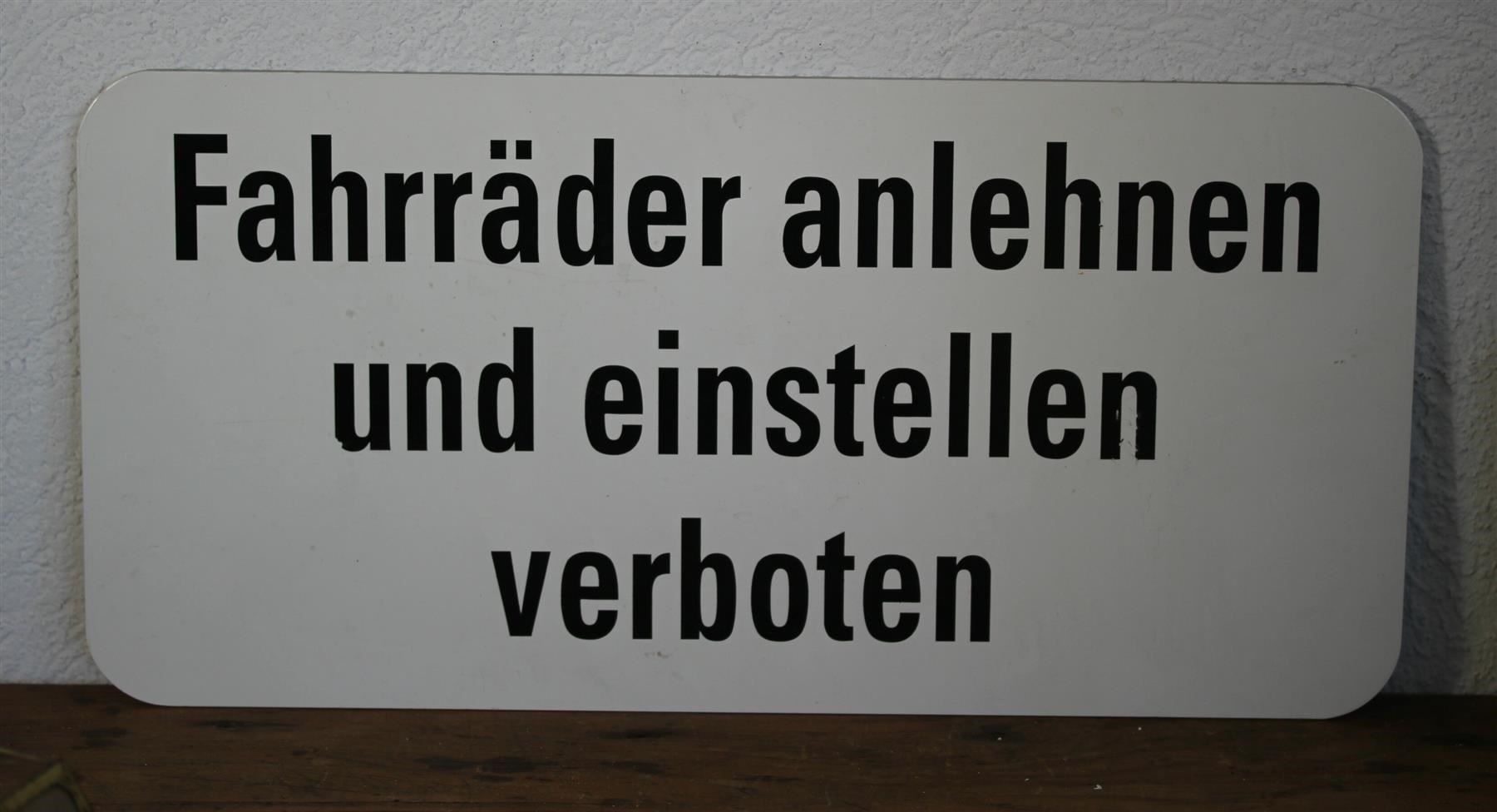Insegne: Blechschild "Fahrräder anlehnen" – Usato da Birrwil venduto da brandschatz_birrwil 1