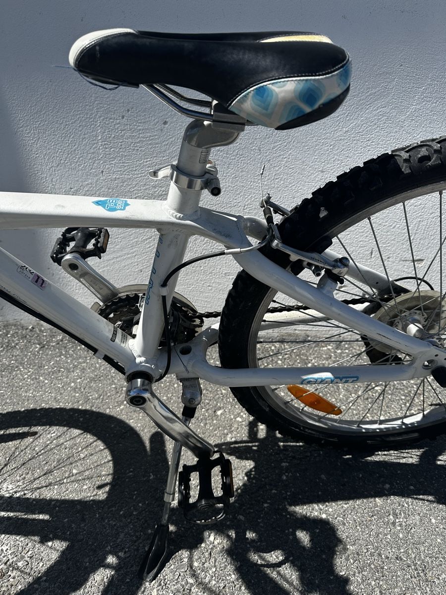 Giant Vélos: Kinderfahrrad – D'occasion à Obersaxen par sin_mvy5 2