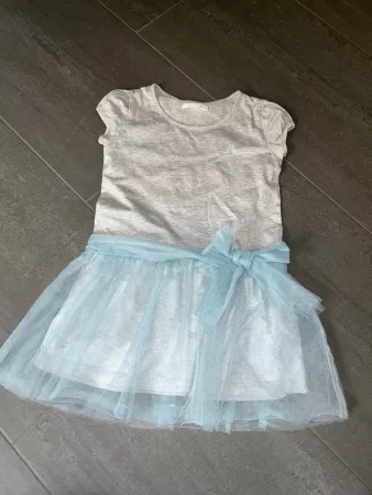 Grau-blaues Tüllkleid 104/110