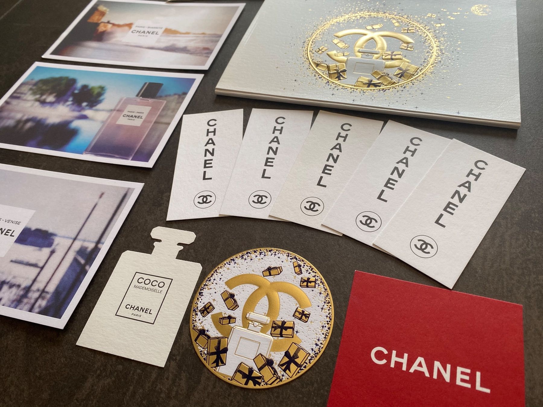 Cartoline postali: 3 Postcards : Chanel, Set (12 pcs) – Usato da Collombey venduto da Cards07