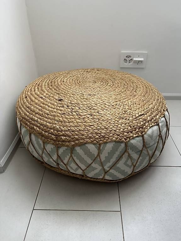 Cuscini: Coussin de sol en jute – Usato da Fribourg venduto da Brosciuttofunghi
